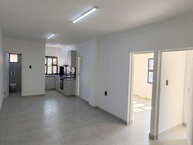 3 Bedroom apartment to rent in Arena Park, Chatsworth