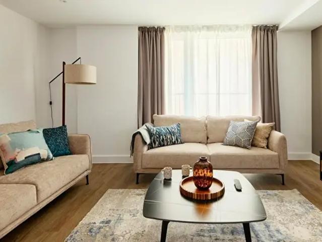 3 Bedroom Apartment To Rent In Avebury Boulevard, Central Milton Keynes, Milton Keynes, MK9
