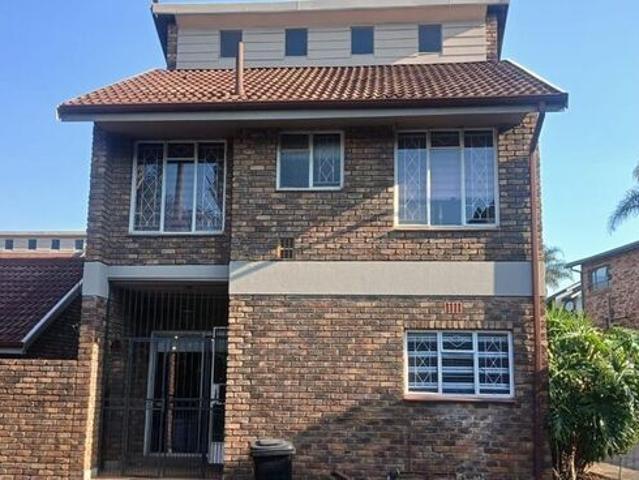 3 Bedroom apartment to rent in Bergbron, Roodepoort