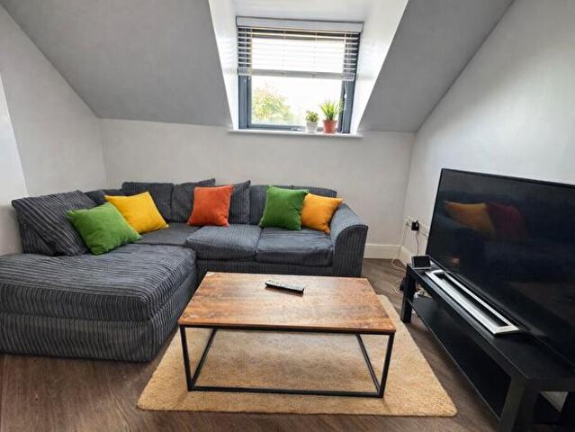 3 Bedroom Apartment To Rent In Flat, Bed Radcliffe Road, West Bridgford, Nottingham, NG2
