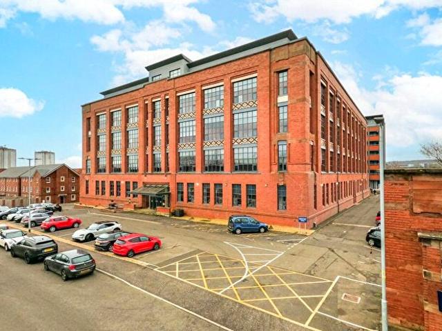 3 Bedroom Apartment To Rent In Inverlair Avenue, Cathcart, Glasgow, G43