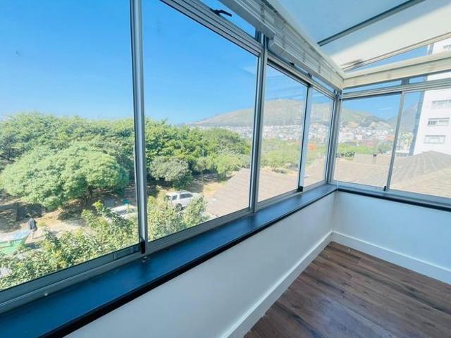 3 Bedroom apartment to rent in Mouille Point, Cape Town