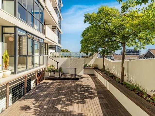3 Bedroom apartment to rent in Sea Point, Cape Town