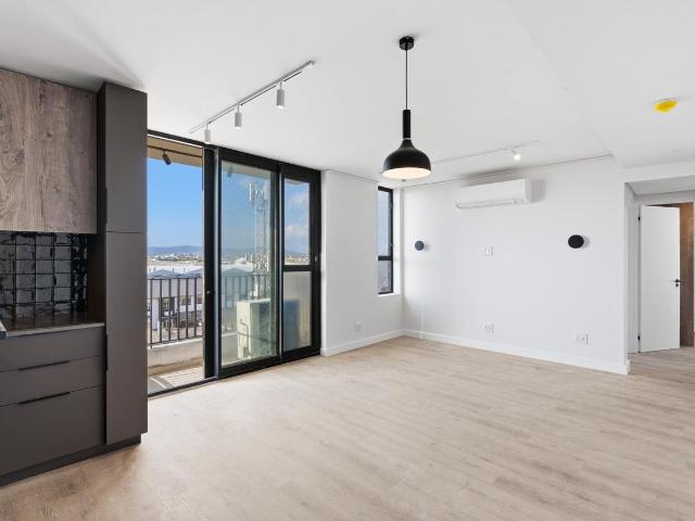 3 Bedroom apartment to rent in Paarden Eiland, Cape Town