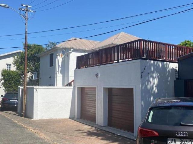 3 Bedroom Apartment to Rent in Rondebosch