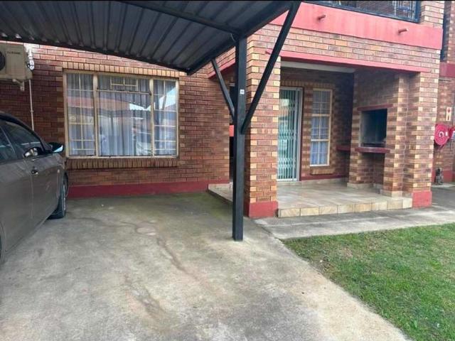 3 Bedroom Apartment to Rent in Waterval East