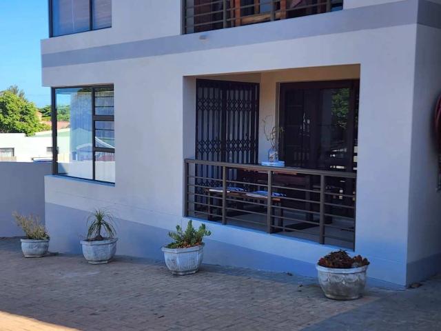 3 Bedroom Apartment to Rent in Wavecrest