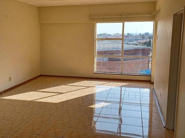 3 Bedroom Apartment to Rent in West End