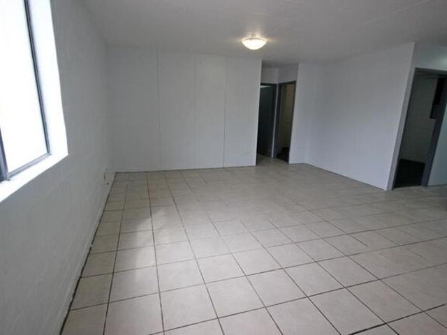 3 Bedroom apartment to rent in Wynberg, Cape Town