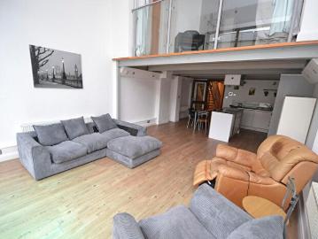 3 Bedroom Apartment To Rent In Thurland Street, City Centre, NG1