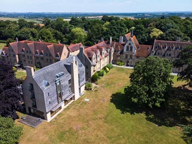 3 Bedroom Apartment To Rent In, The Runcie Building, Oxford, OX44