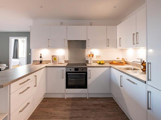 3 Bedroom Apartment To Rent In Three Bedroom Apartment, The Almere, Avebury Boulevard, Milton Keynes, Buckinghamshire, MK9
