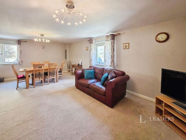 3 bedroom apartment to rent Riverside Place, Stamford, Lincolnshire, PE9