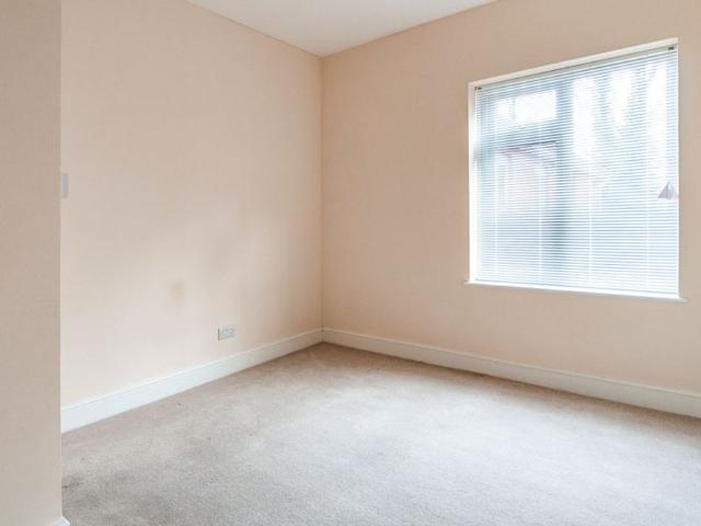 3 bedroom apartment to rent Tarring Road, Worthing, BN11