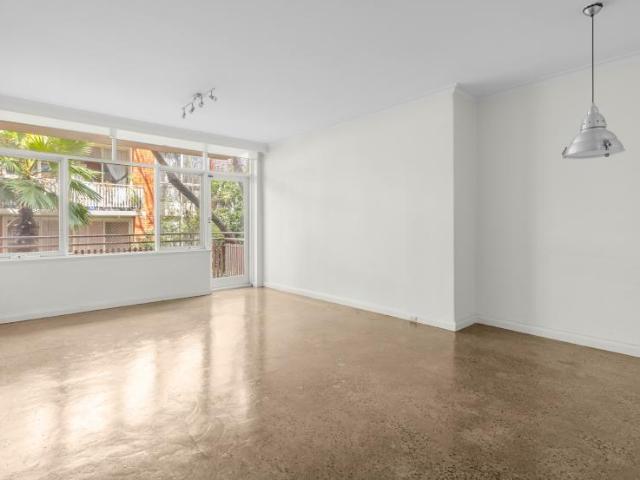 3 Bedroom Apartment Toorak VIC 105863438