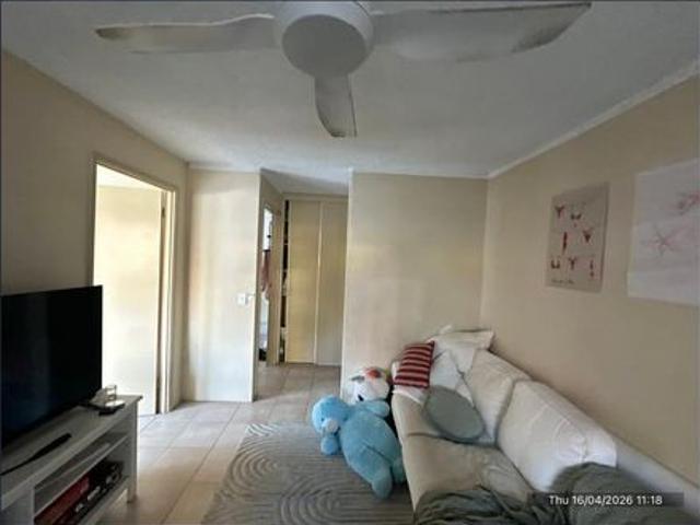 3 Bedroom Apartment, Unfurnished Prime Surfers Paradise Location plus pool