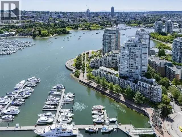 3 Bedroom Apartment Vancouver BC 105167532