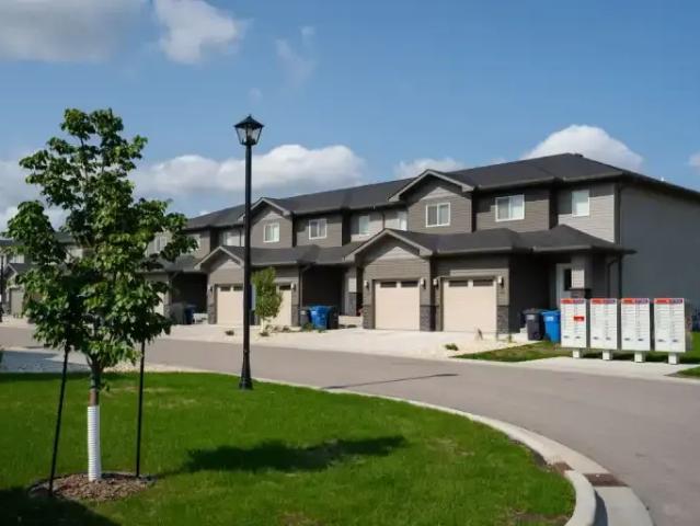 3 Bedroom Apartment West St. Paul MB 105359101