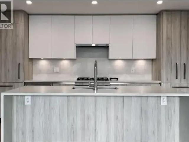 3 Bedroom Apartment West Vancouver BC 104183273