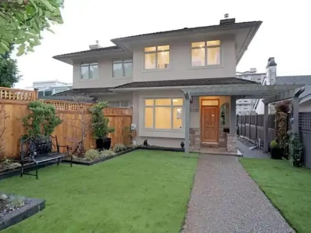 3 Bedroom Apartment West Vancouver BC 105327015