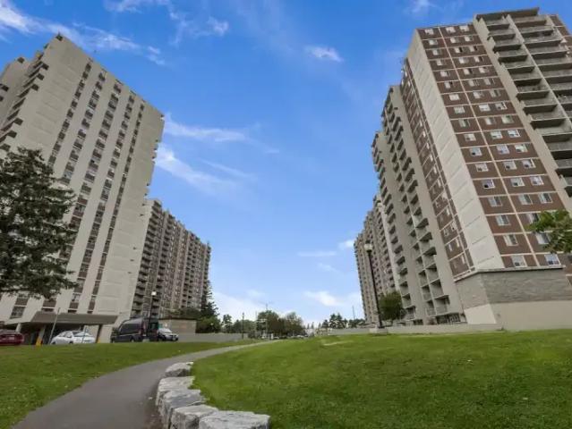 3 Bedroom Apartment Whitby ON 100758101
