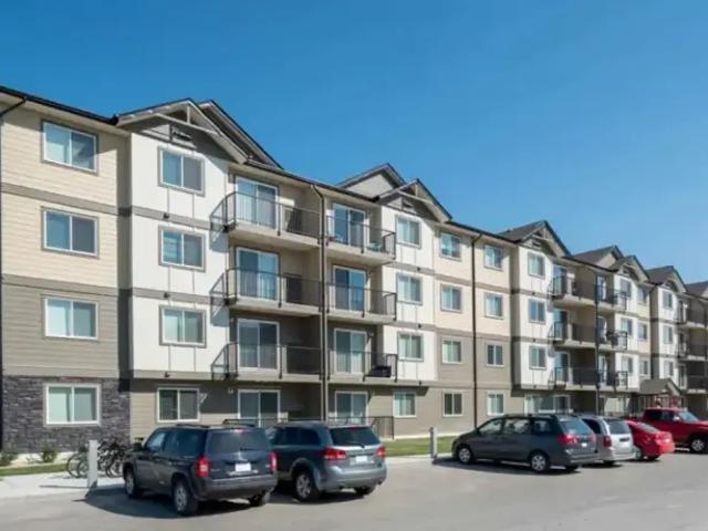 3 Bedroom Apartment Winnipeg MB 105087051
