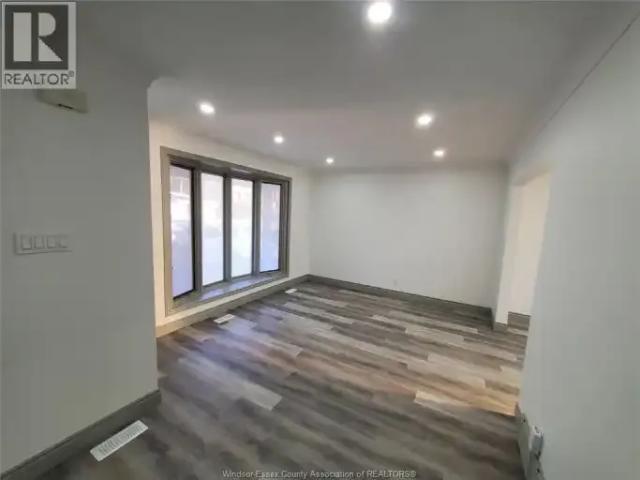 3 Bedroom Apartment Windsor ON 105360035