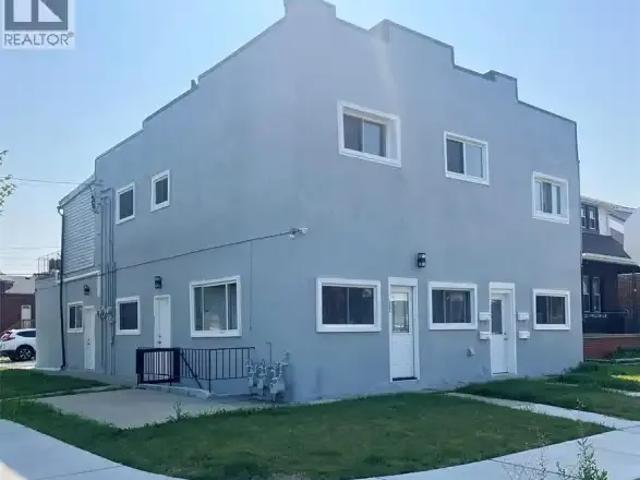 3 Bedroom Apartment Windsor ON 105643418