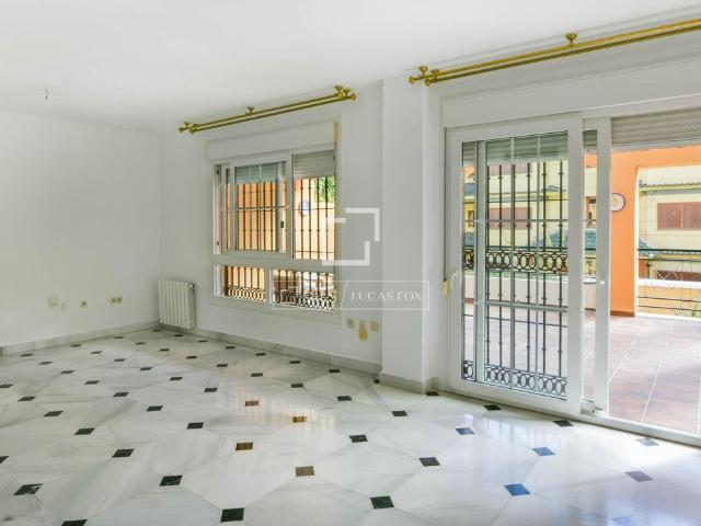 3 Bedroom apartment with 60m² garden for rent in Malagueta El Limonar