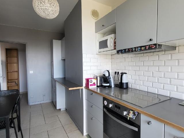 3 bedroom apartment with a calming view in Cergy Prefecture