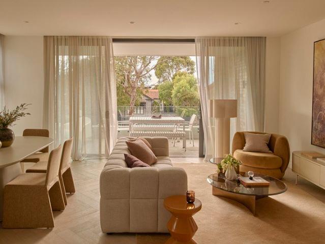 3 bedroom apartment with a large North facing terrace and West facing courtyard