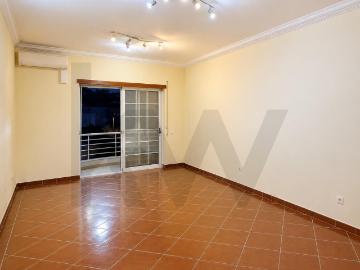 3 bedroom apartment with garage, storage room and open view | Rental | Junction