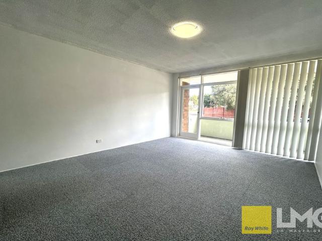 3 Bedroom Apartment with Garage