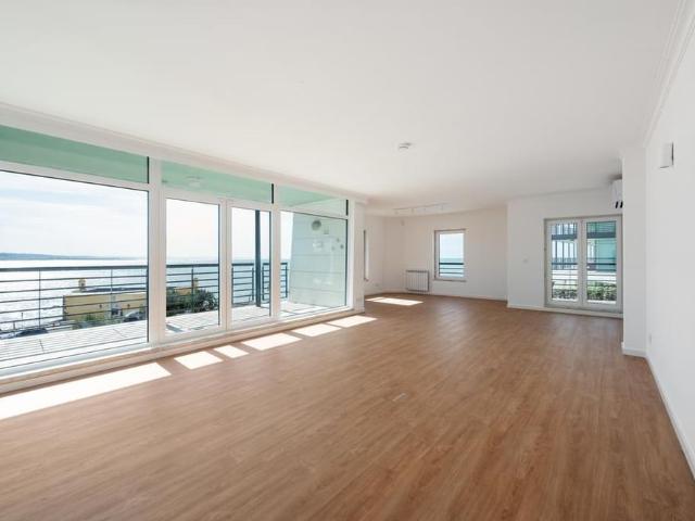 3 Bedroom Apartment with garden, Paço de Arcos, Oeiras