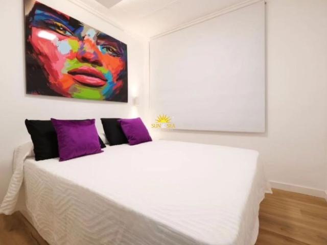 3 BEDROOM APARTMENT WITH LARGE TERRACE AND POOL IN TORREVIEJA