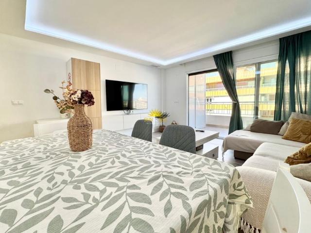3 BEDROOM APARTMENT WITH SEA VIEWS TORREVIEJA