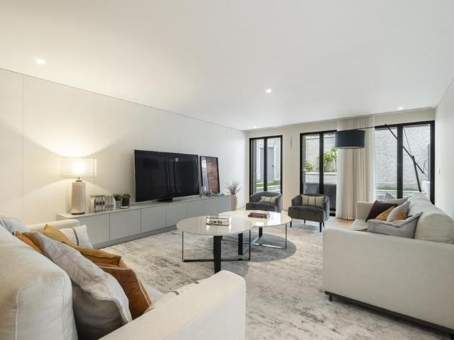 3 Bedroom Apartment with swimming pool, Estoril, Cascais