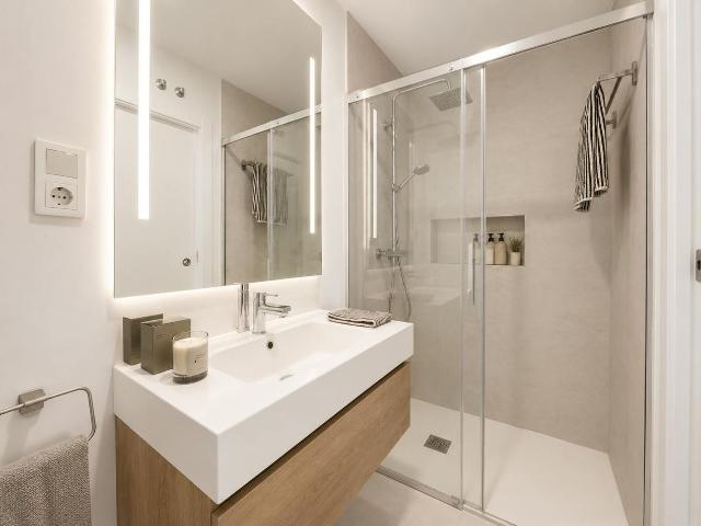 3 Bedroom Apartment with Pool and Parking in Tetuán, Madrid Amsterdam Apartments for Rent