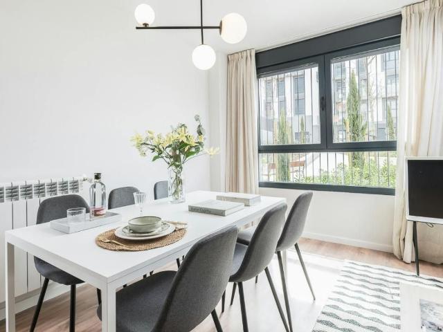 3 Bedroom Apartment with Pool in Tetuán, Madrid Amsterdam Apartments for Rent