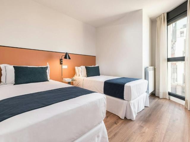 3 Bedroom Apartment with Pool in Tetuán, Madrid Amsterdam Apartments for Rent