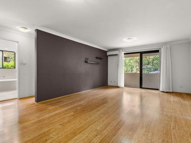 3 Bedroom Apartment with Park Views