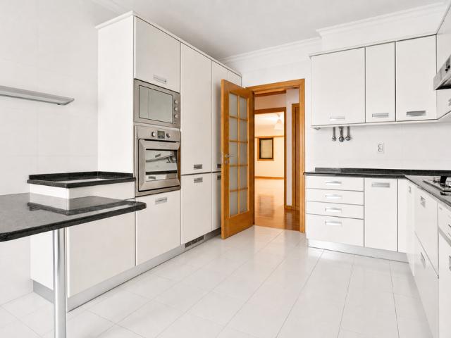3 Bedroom Apartment with parking, Linda a Pastora Queijas, Oeiras