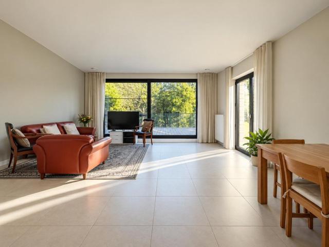3 bedroom apartment with terrace and parking space in Ghent