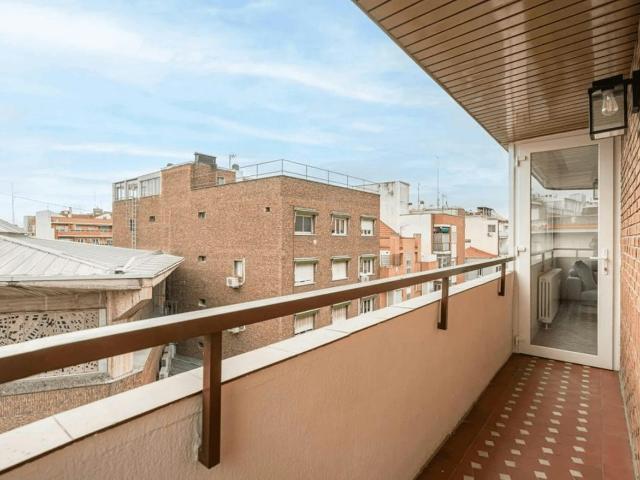 3 Bedroom Apartment with Terrace in Madrid, Madrid Amsterdam Apartments for Rent
