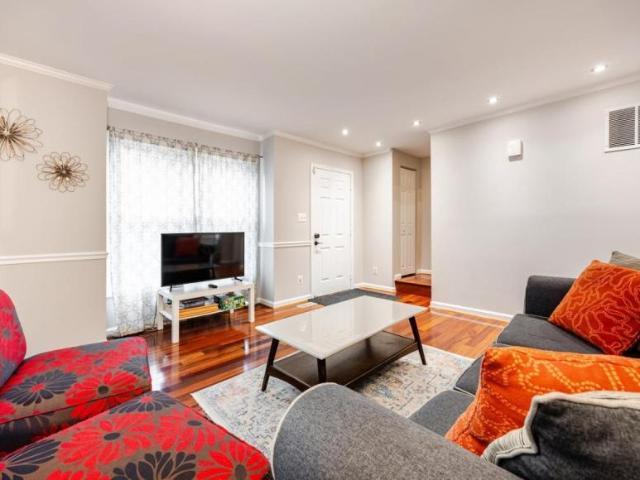 3 bedroom, Arlington VA 22206 105921253