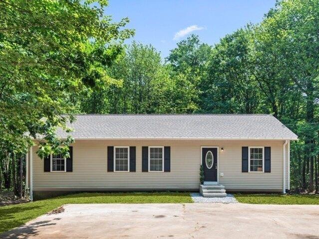 3 bedroom, Ashburnham MA 01430 105365432
