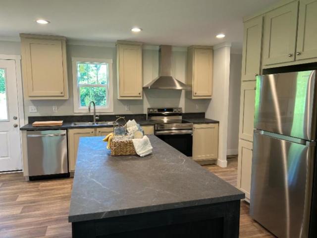 3 bedroom, Asheville NC 28803 106242902