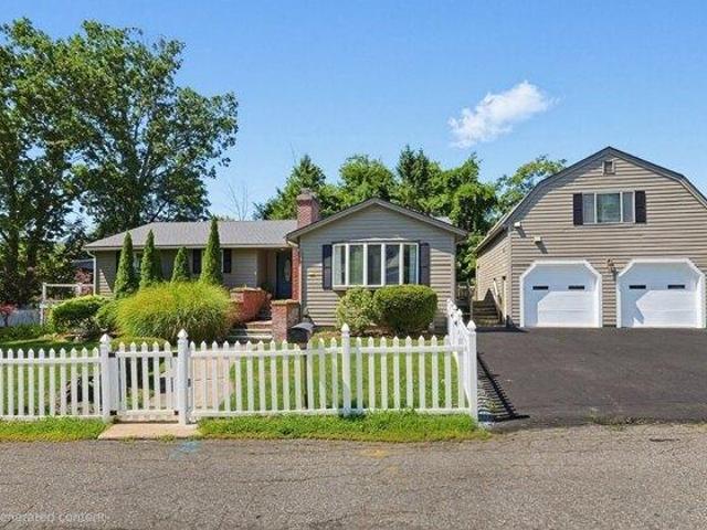 3 bedroom, Ashland MA 01721 105494259