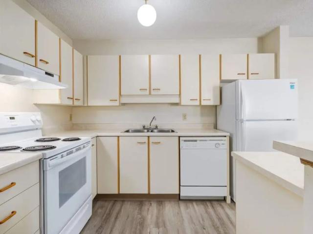 3 Bedroom at Huntington Court Coach Homes