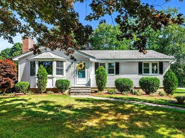 3 bedroom, Atkinson NH 03811 105475978